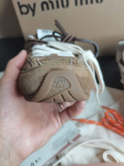 [New] Miumiu x New Balance 530