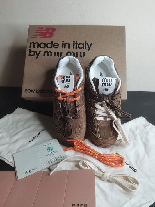 [New] Miumiu x New Balance 530