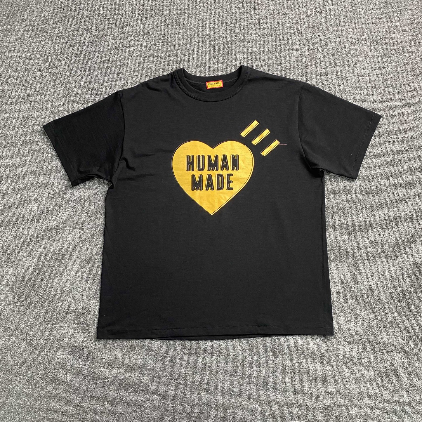 [New] Human Made Graphic Heart Tee