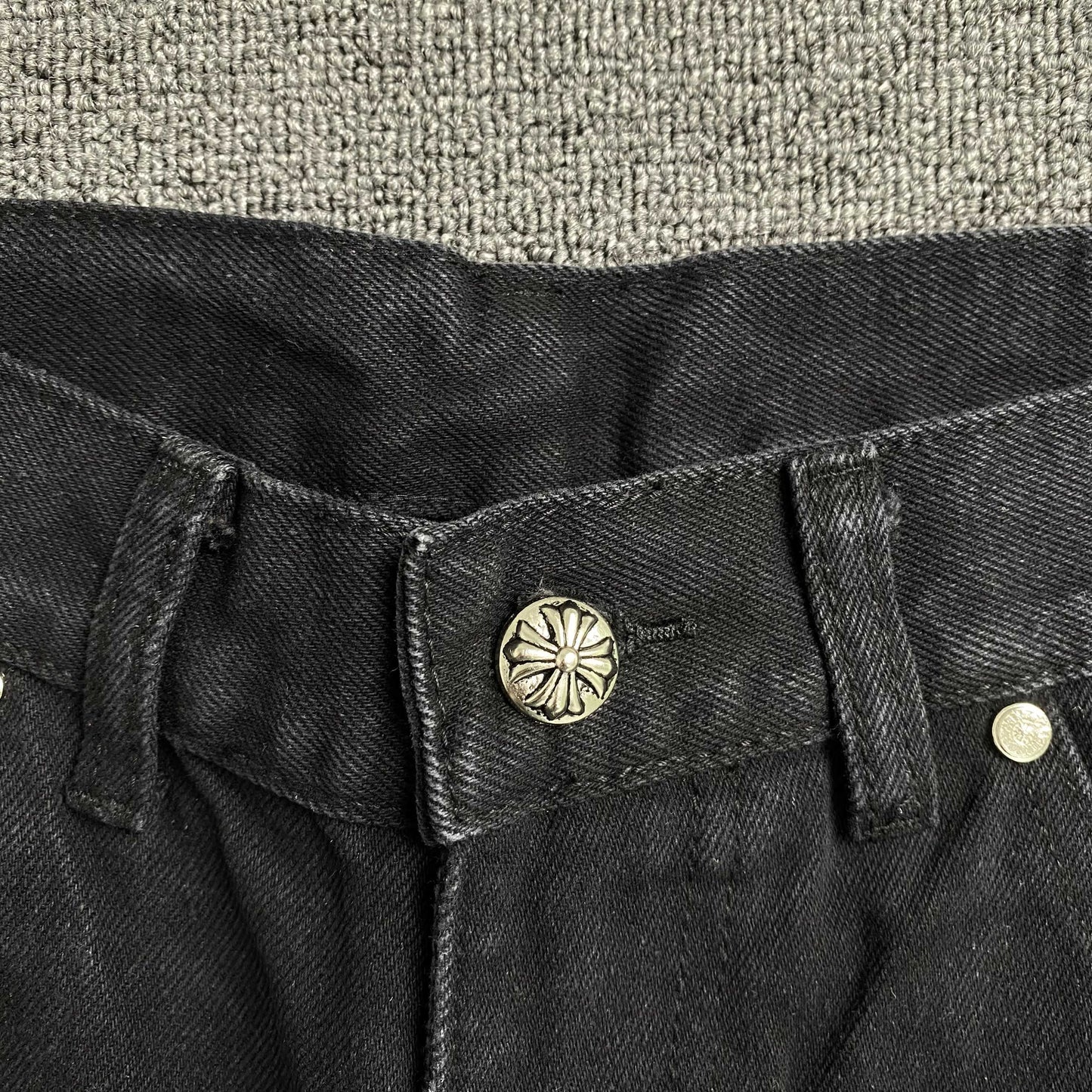 [New] Chrome Hearts Cross Carpenter Double Knee Shorts (All Black)