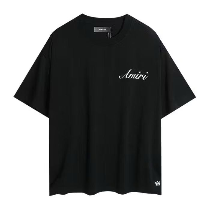 [New] Amiri Script Logo Tee