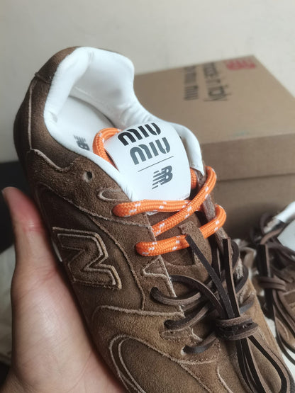 [New] Miumiu x New Balance 530