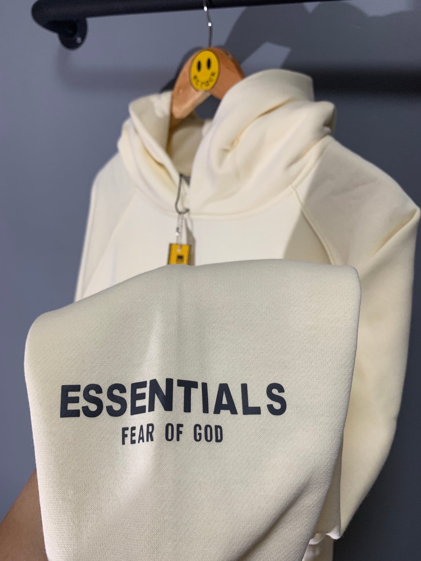 [New] Essentials Applique Hoodie (Cream)