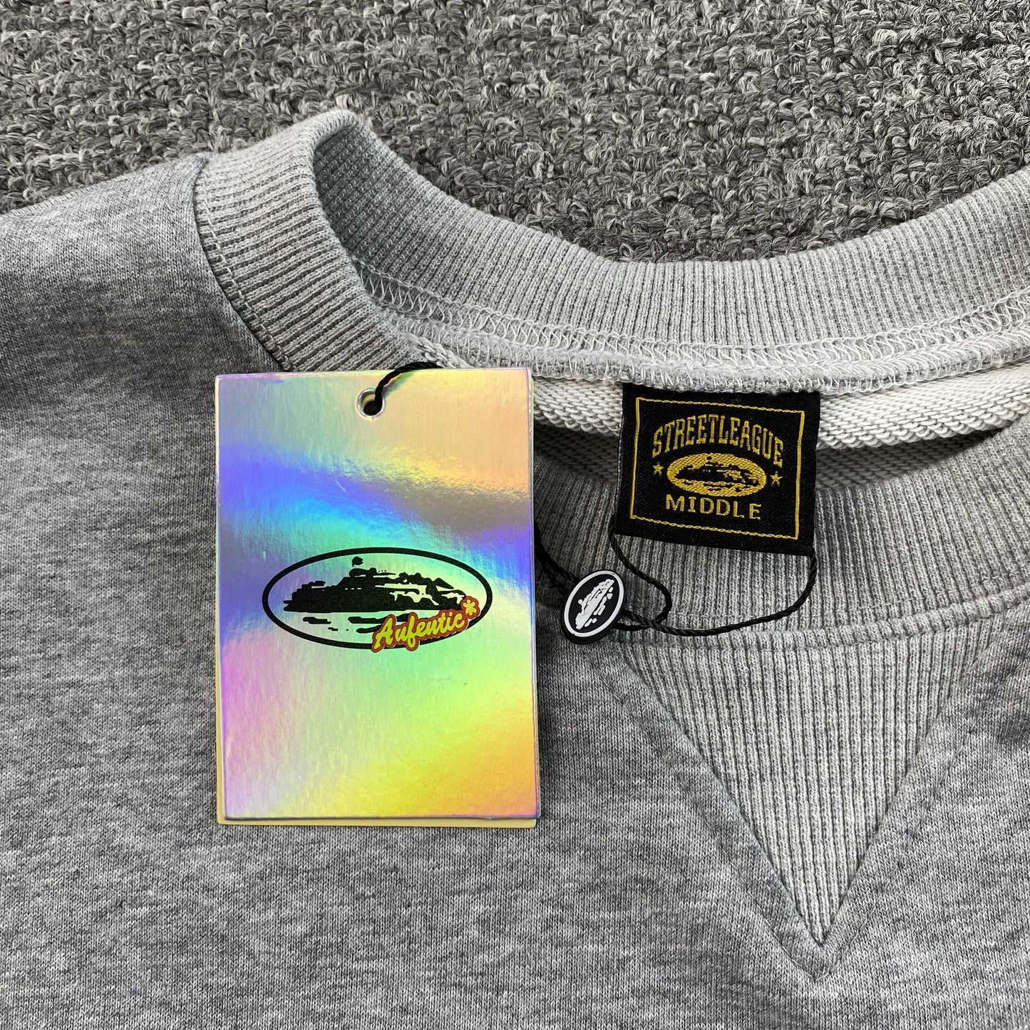 [New] Corteiz RTW Lundun Sweatshirt (Gray)