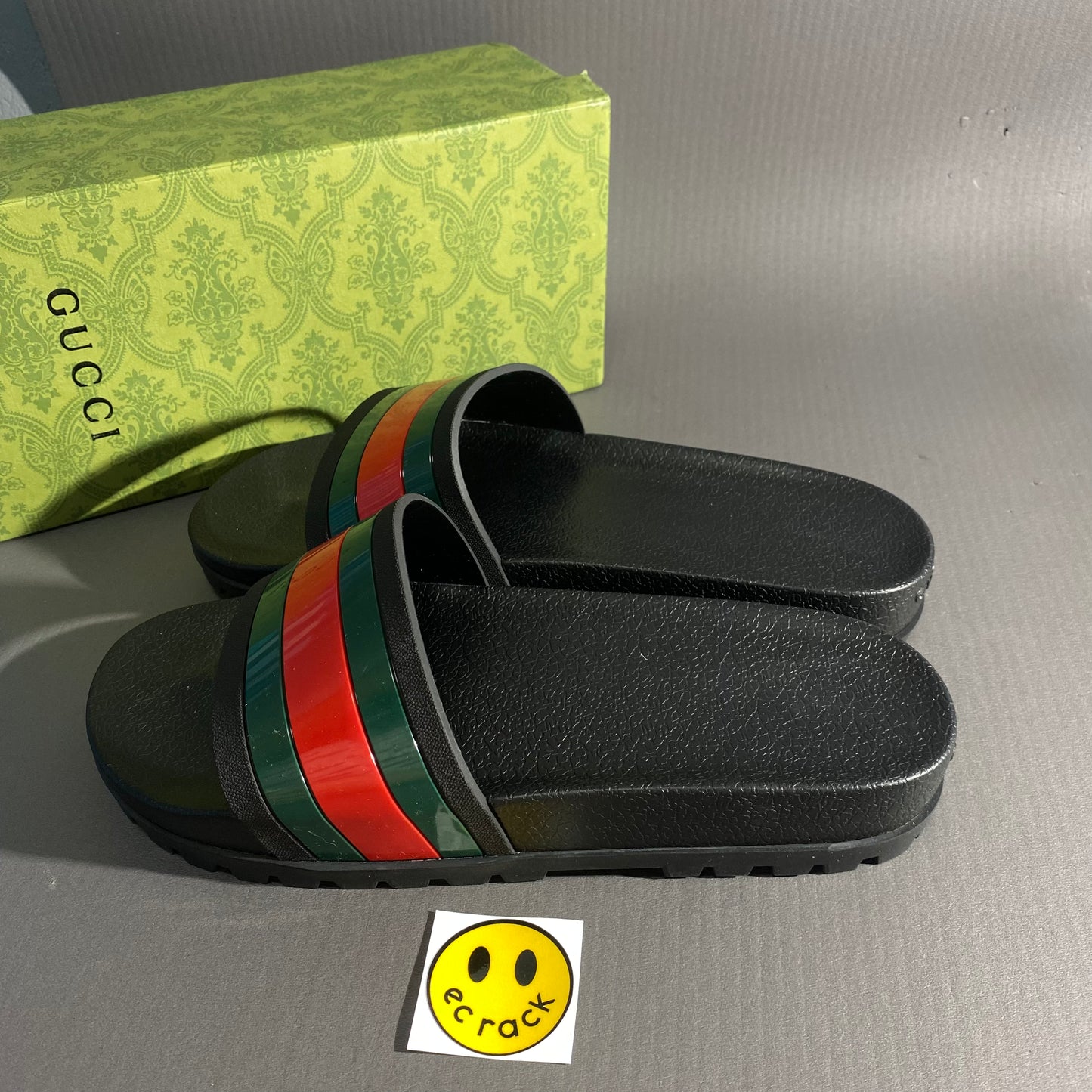 Guccii Slides